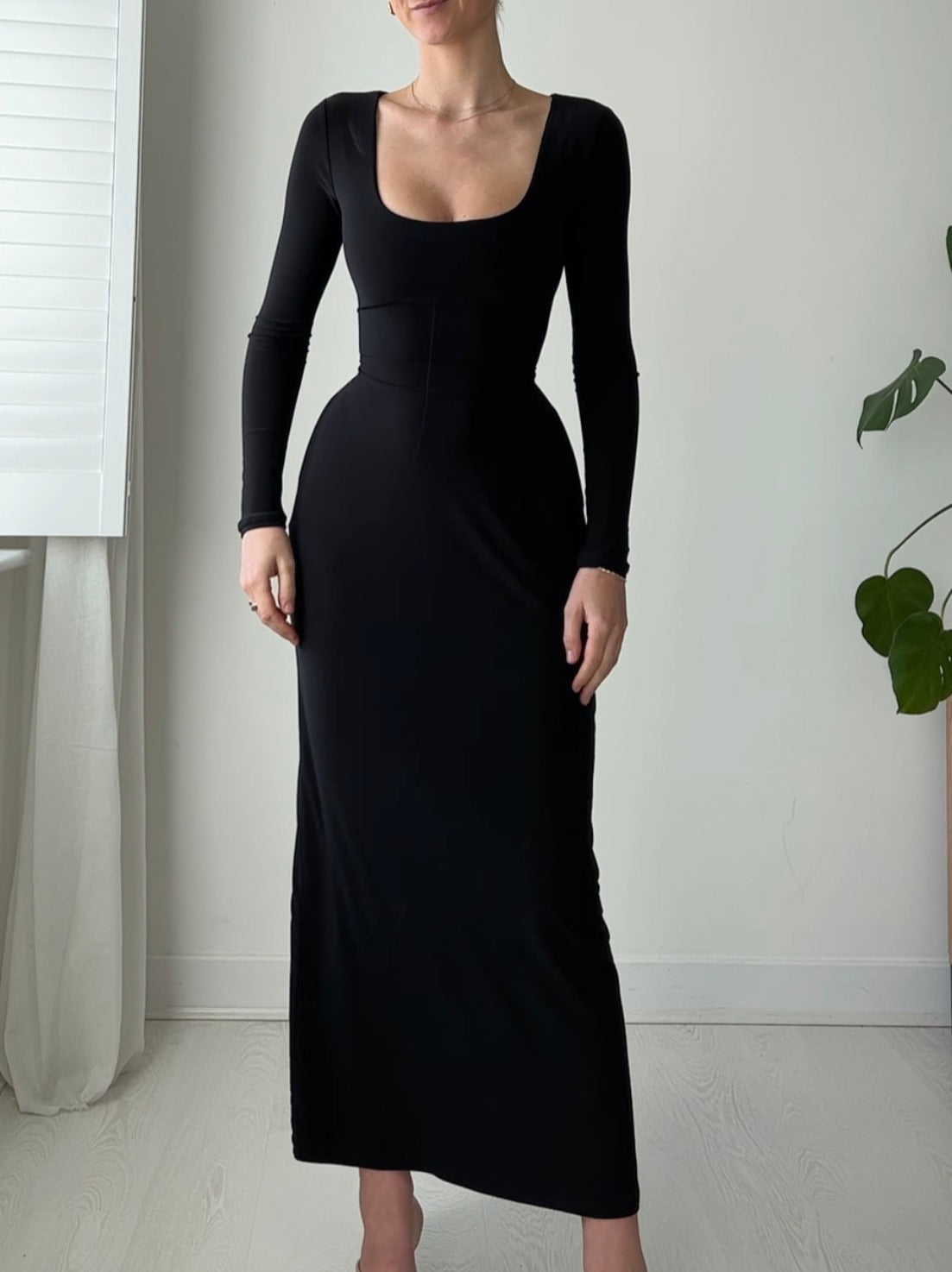 black maxi dress with sleeves